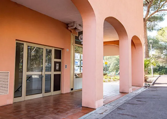 Le Victoria-2 By Interhome